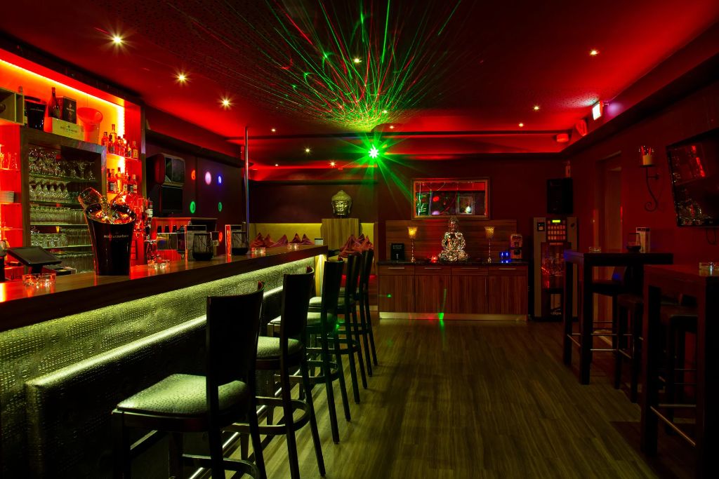 Bar mit Lasershow