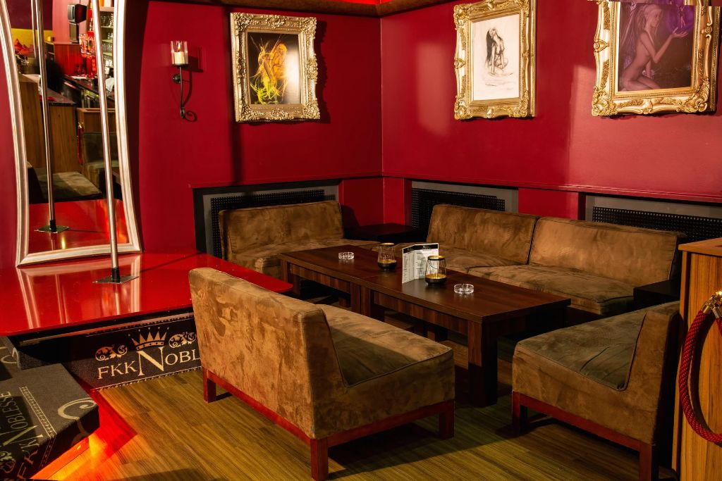Rote Lounge
